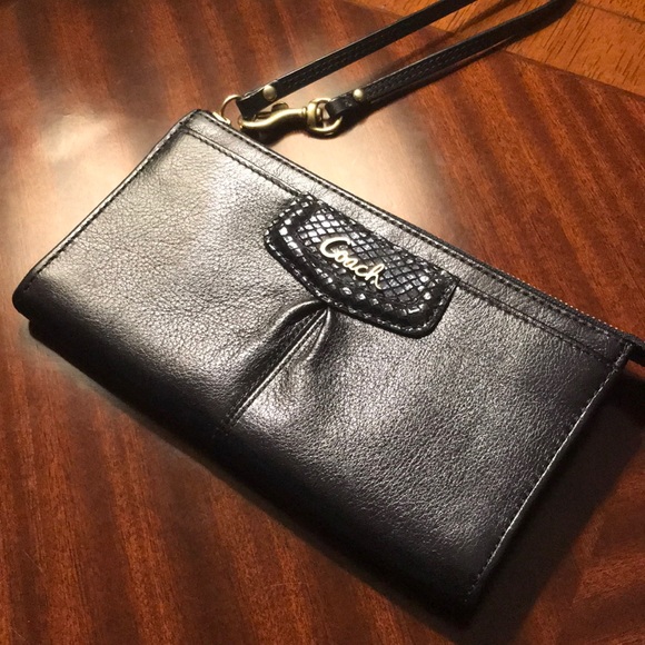 Coach black Ashley leather wristlet wallet - Picture 3 of 8